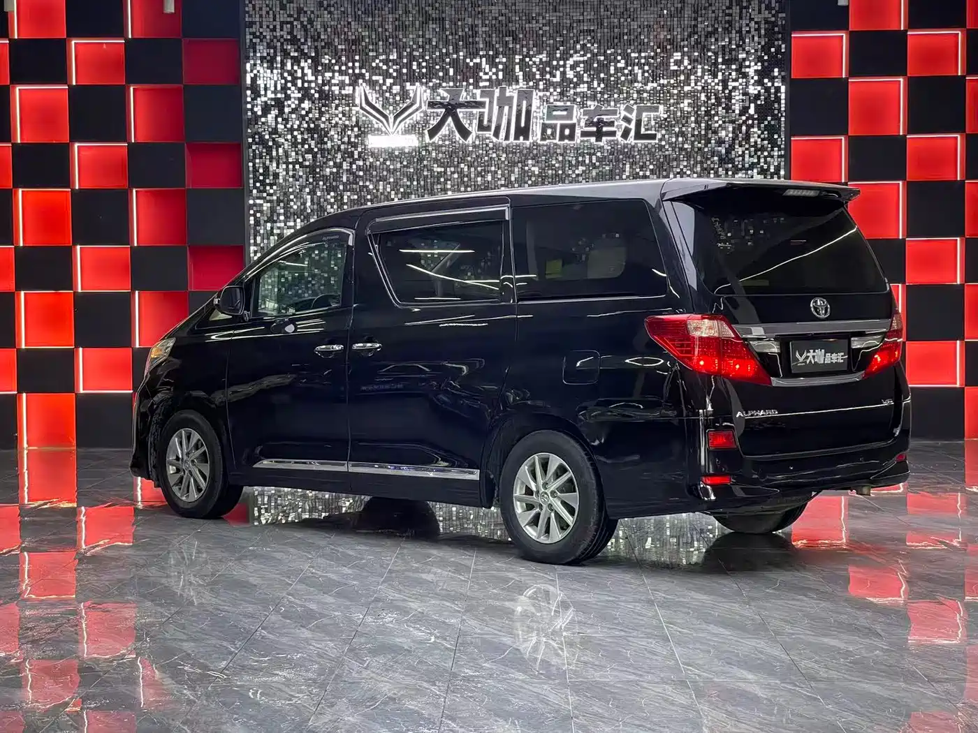 Toyota Alphard 2012 3.5L Luxury Edition фото 4