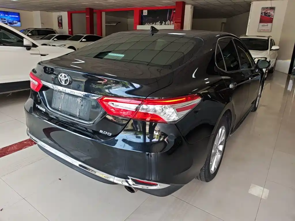 Photo 7 - Toyota Camry