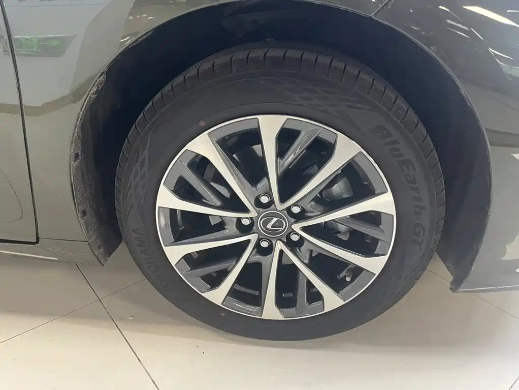 2026 Lexus ES