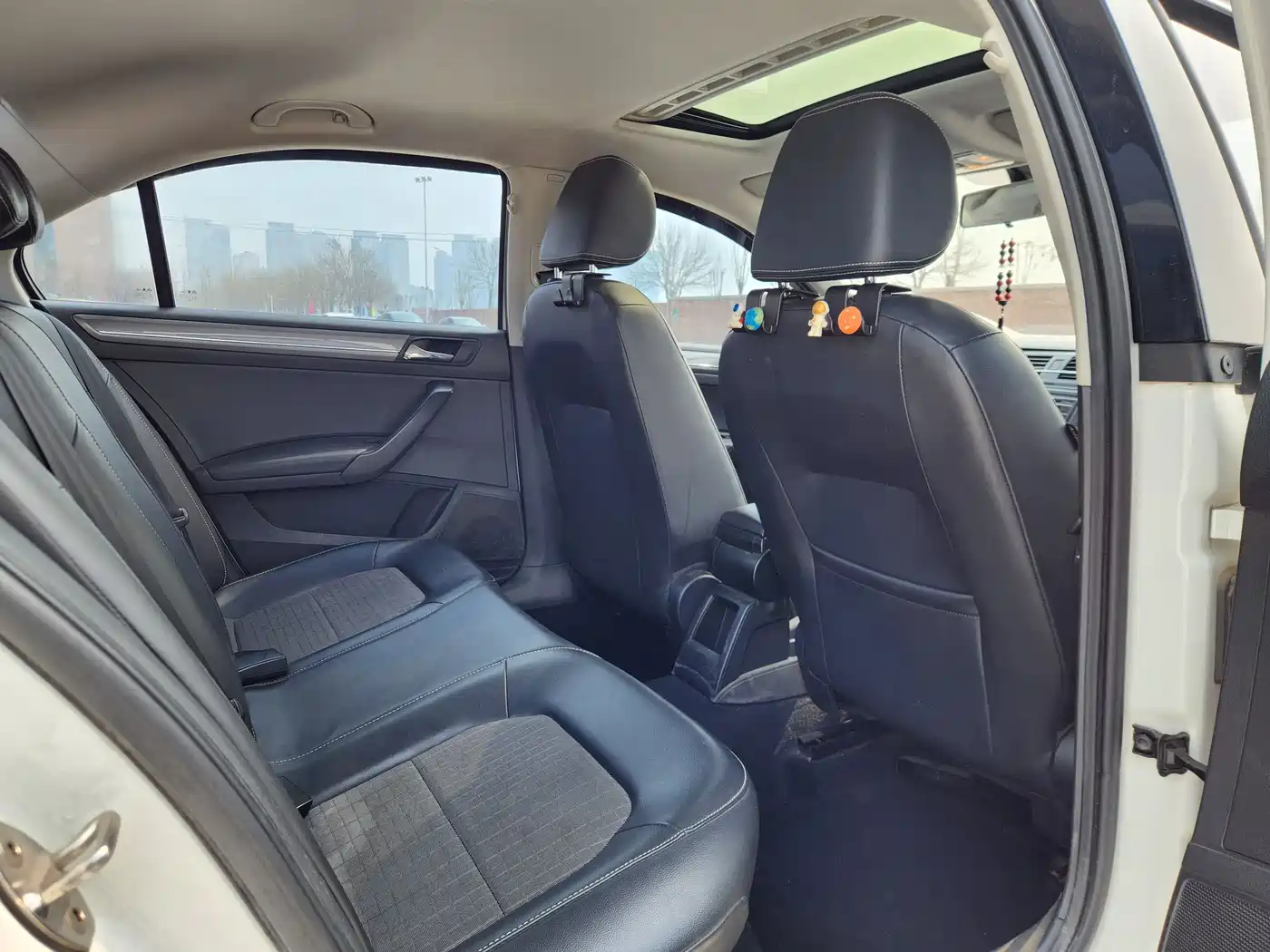 Volkswagen Santana 2016 1.6L Automatic Comfort Edition фото 9
