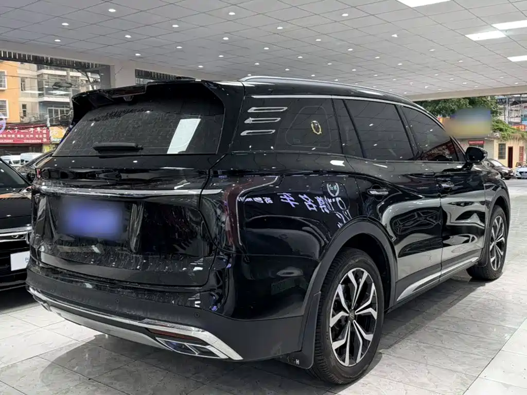 Фото 8 - Hongqi HS7