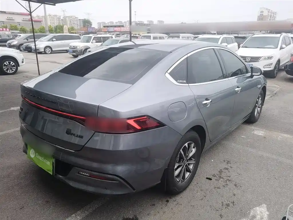 BYD Qin PLUS 2024 Glory Edition DM-i 55KM Leading фото 7
