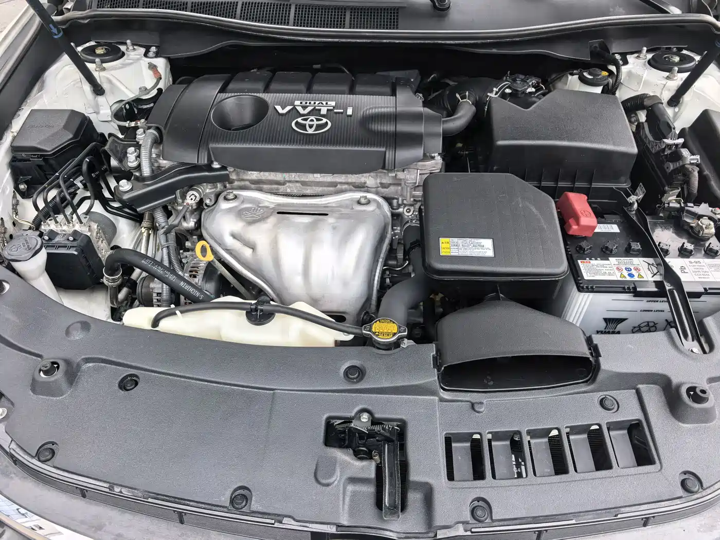 Toyota Camry 2016 2.5G 10th Anniversary Luxury Navigation Edition фото 16