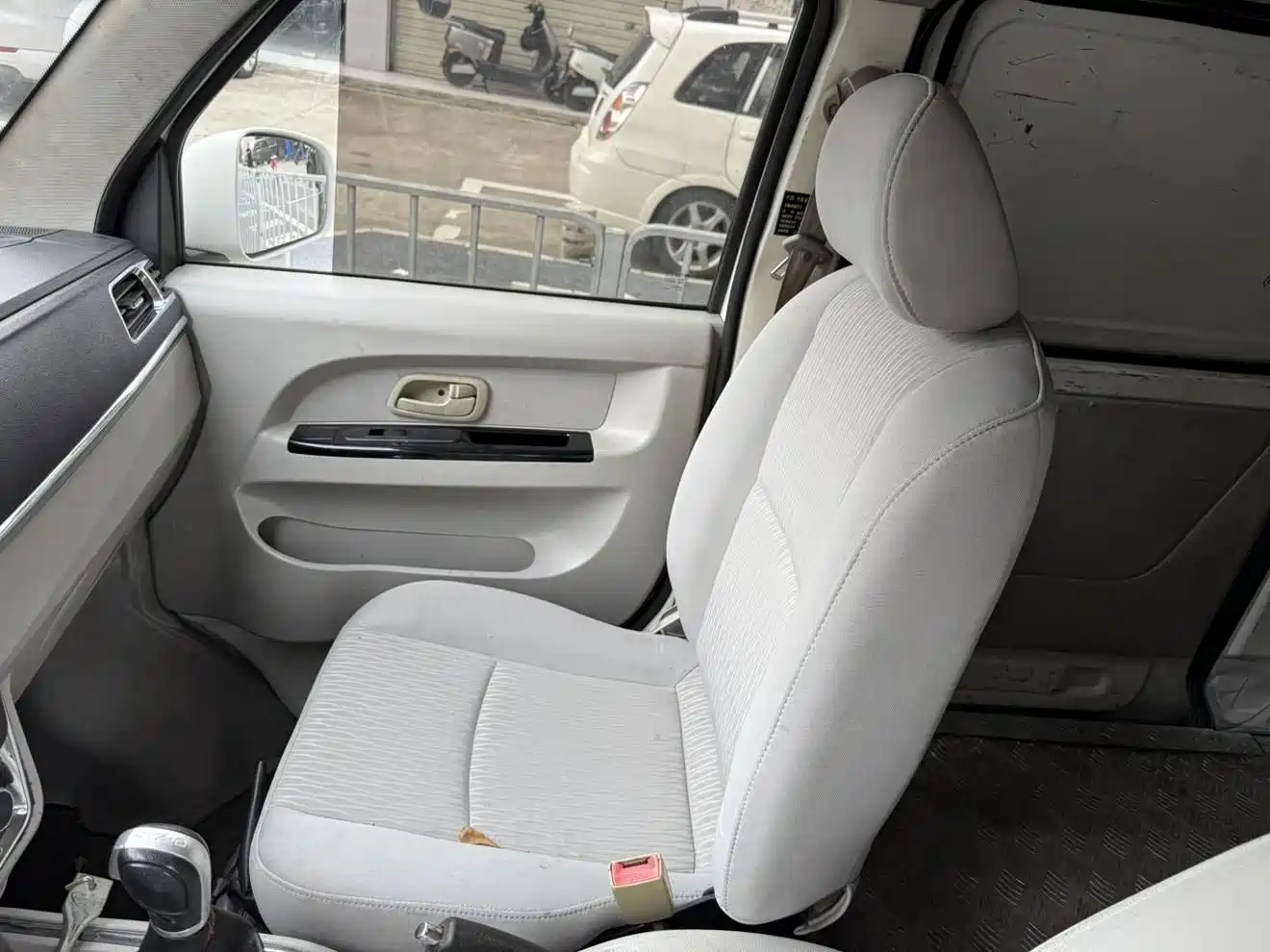 SRM Xinyuan New Energy Hiace EV 2020 2018 EV300 Wealth Edition