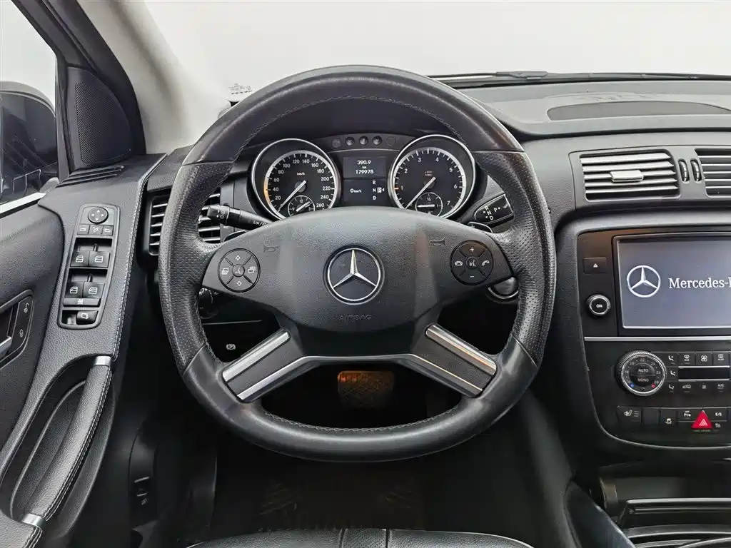 Mercedes-Benz R-Class 2017 R 400 4MATIC Collector's Edition фото 11