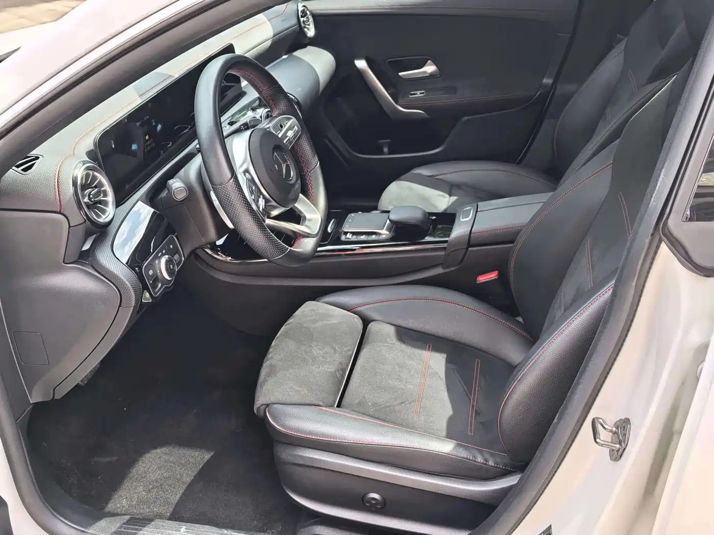 Mercedes-Benz CLA (Import) 2022 CLA 200 фото 11