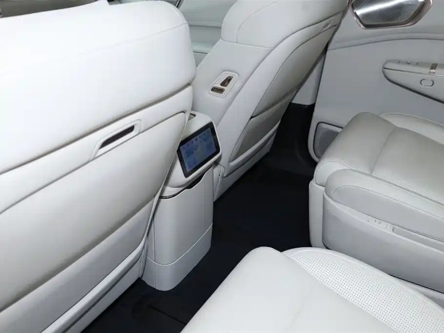 Lynk & Co 900 2025 2.0T Ultra фото 22