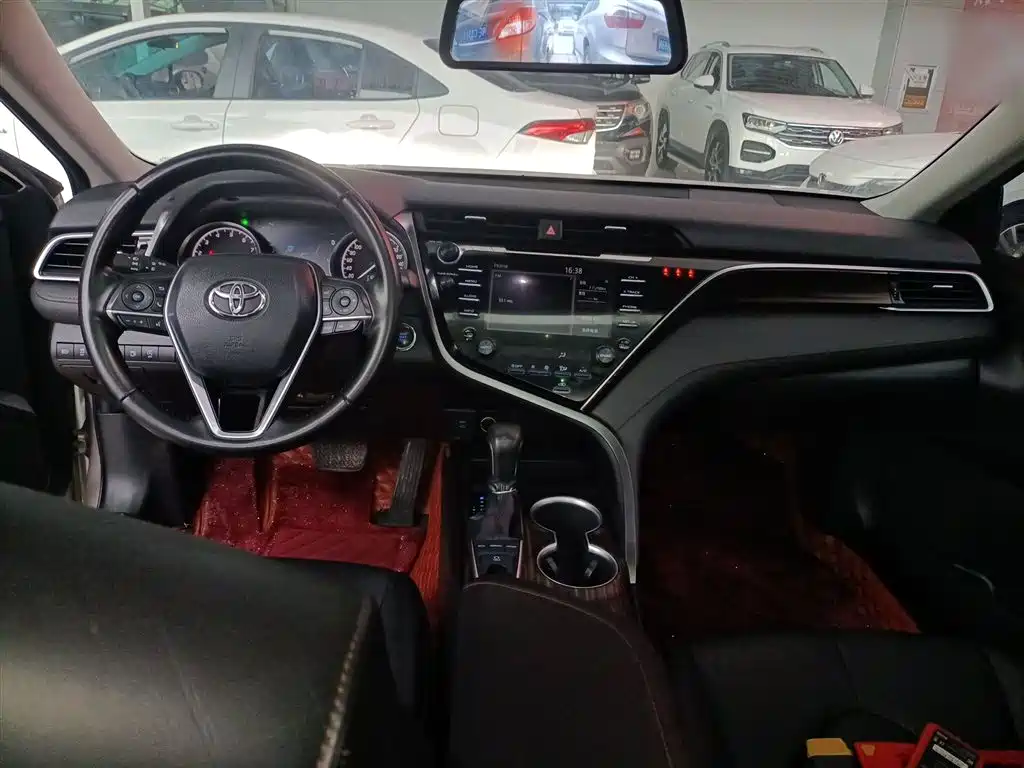 Toyota Camry 2018 2.5G Luxury Edition фото 6