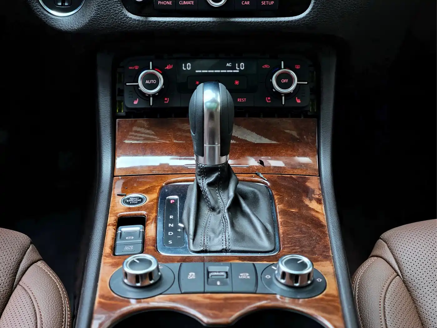 Volkswagen Touareg 2011 3.0TSI Comfort фото 12