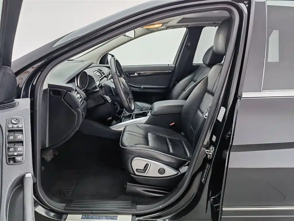 Mercedes-Benz R-Class 2017 R 400 4MATIC Collector's Edition фото 10