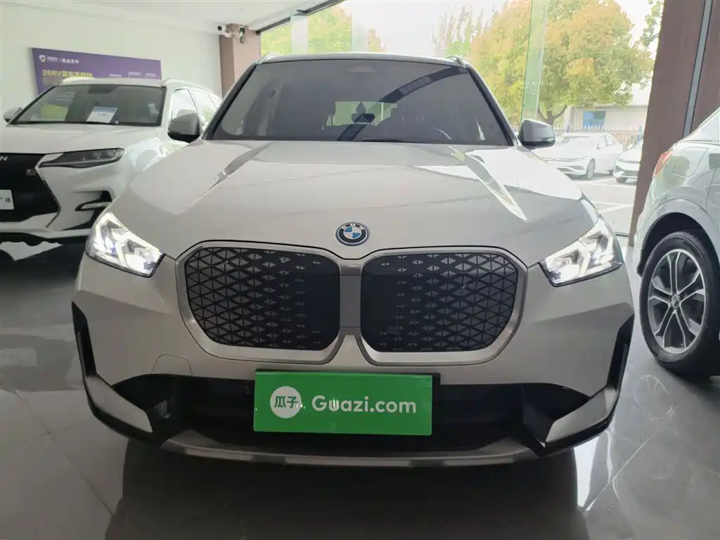 BMW iX1 2023 eDrive25L X Design Package фото 3