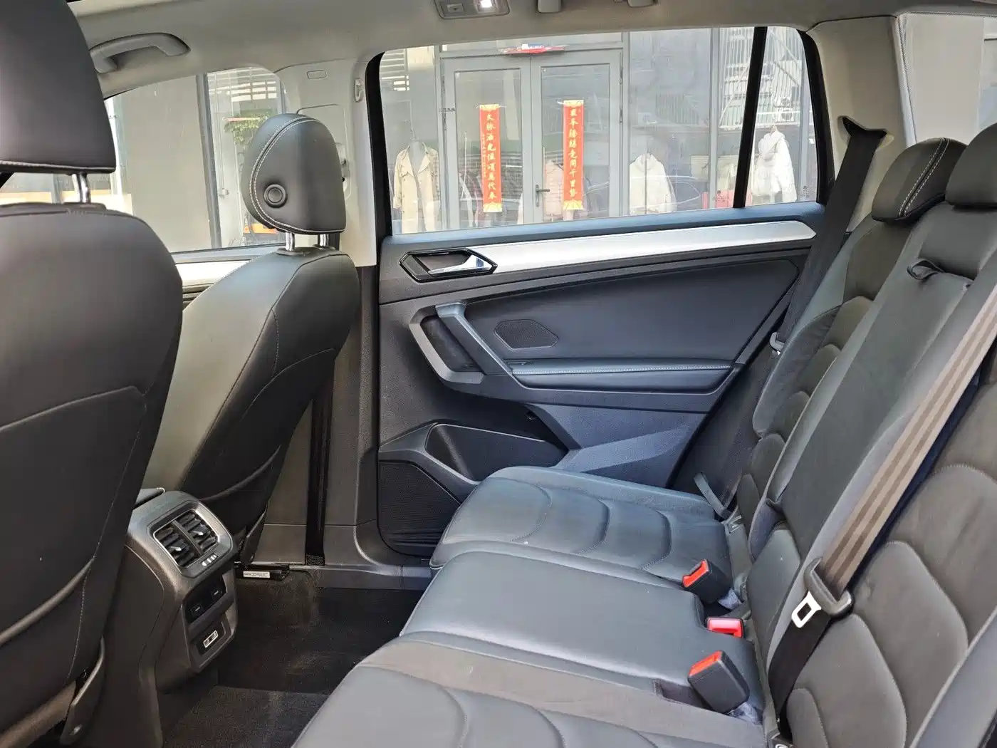 Volkswagen Tiguan L 2018 330TSI Automatic 2WD Luxury Edition фото 6