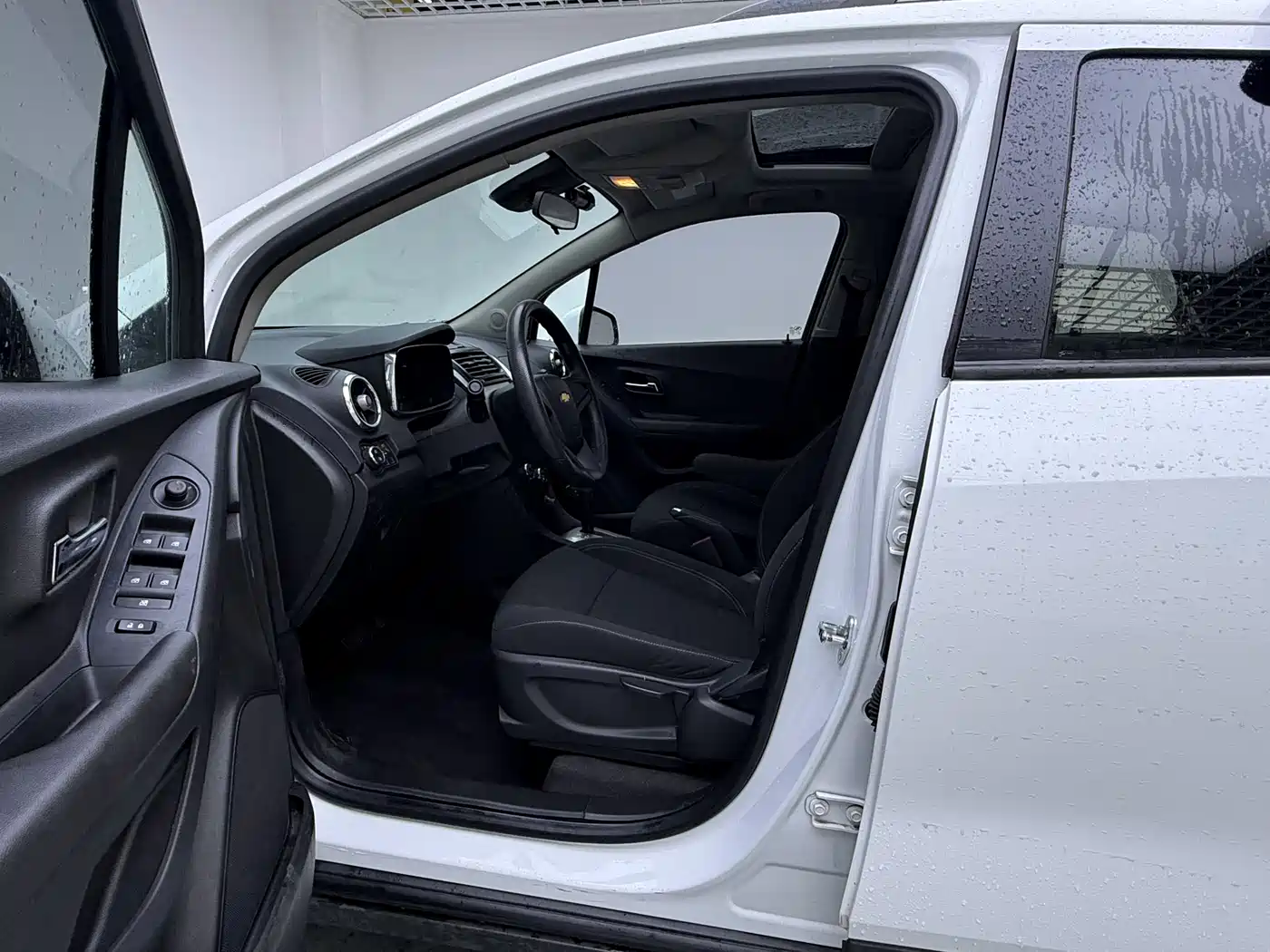 Chevrolet Trax 2016 1.4T Automatic 2WD Comfort Sunroof Edition фото 13