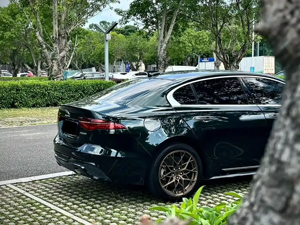 Jaguar XEL 2021 2.0T 250PS R-DYNAMIC S Progressive Sport Edition фото 6