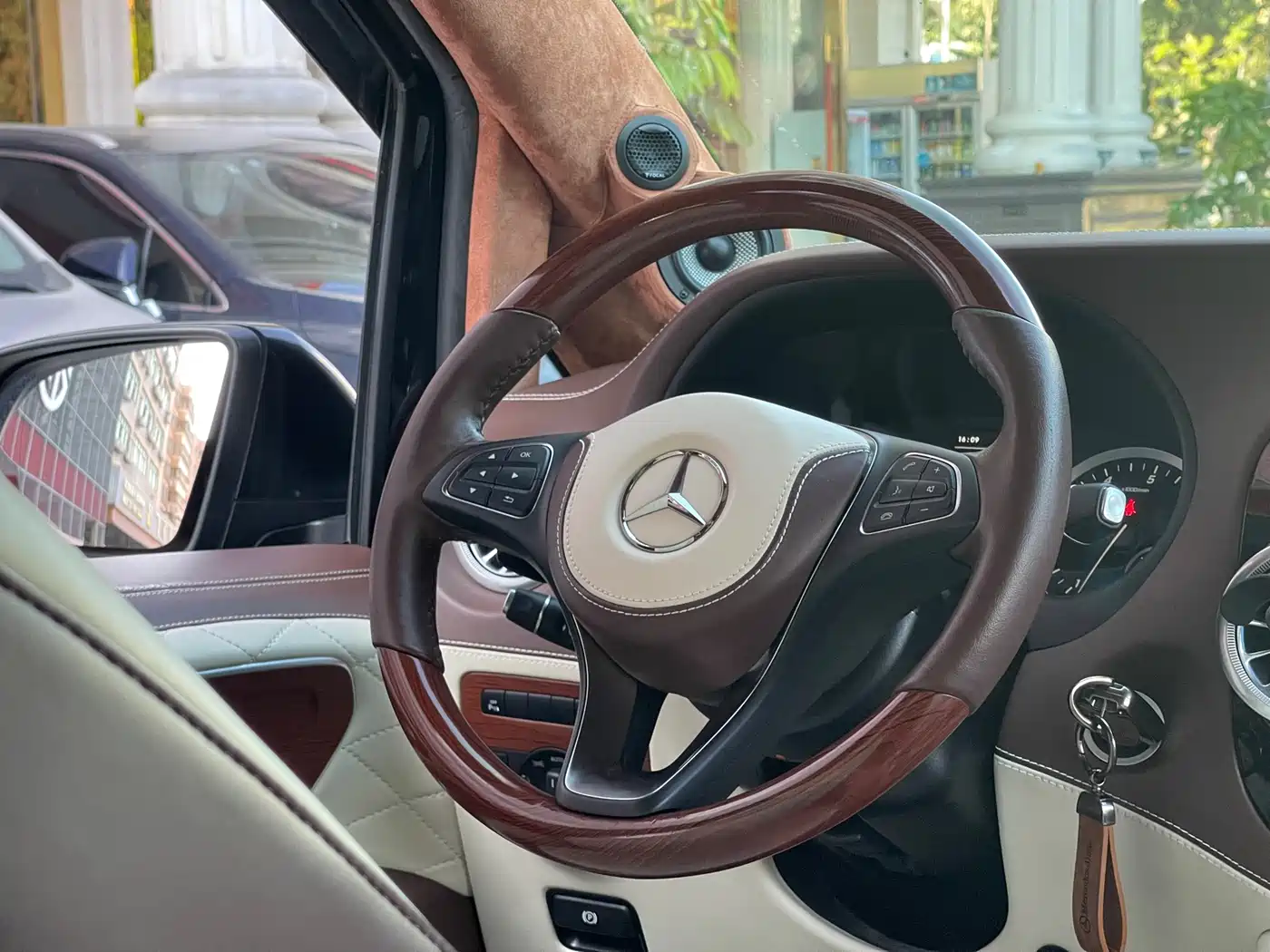 Mercedes-Benz Vito 2021 2.0T Business Edition 7-seater фото 7