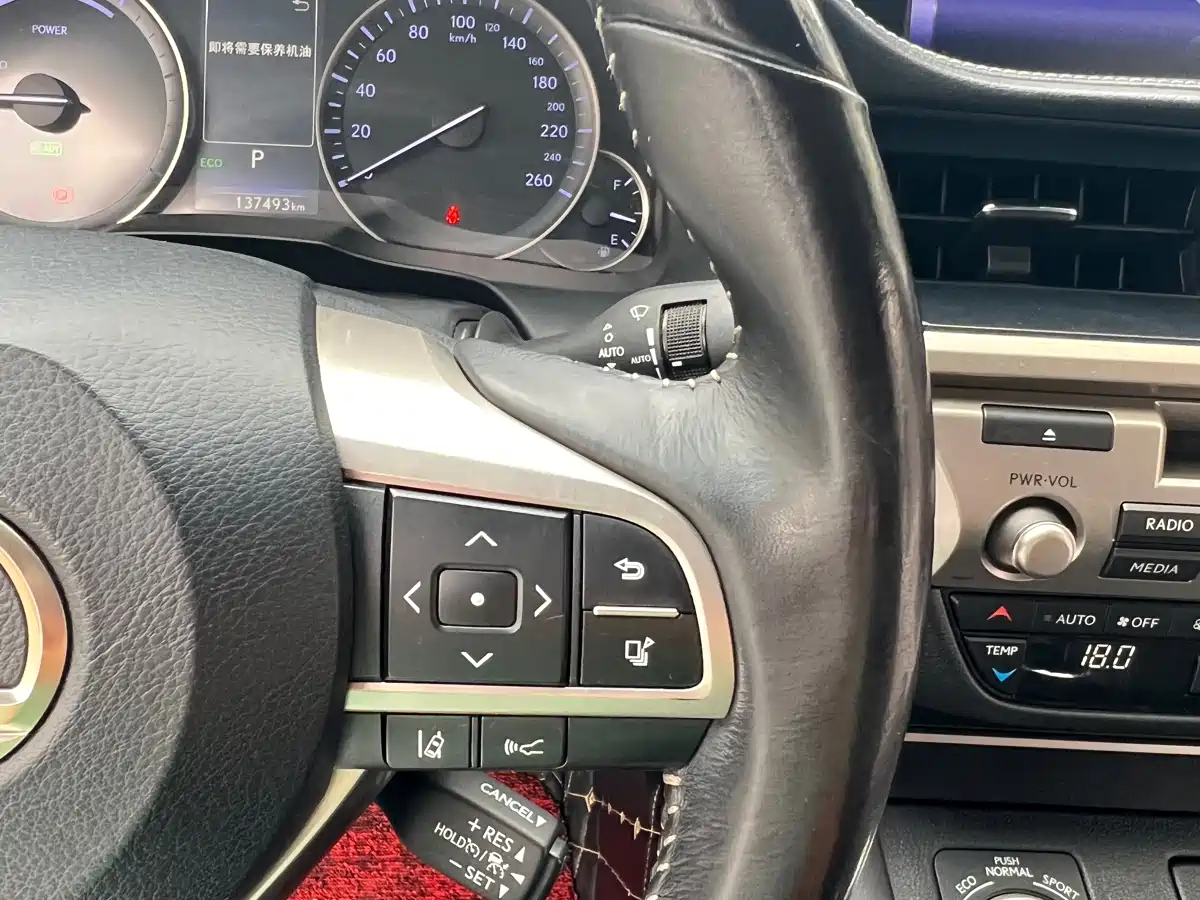 Lexus ES 2015 300h Comfort Edition фото 24