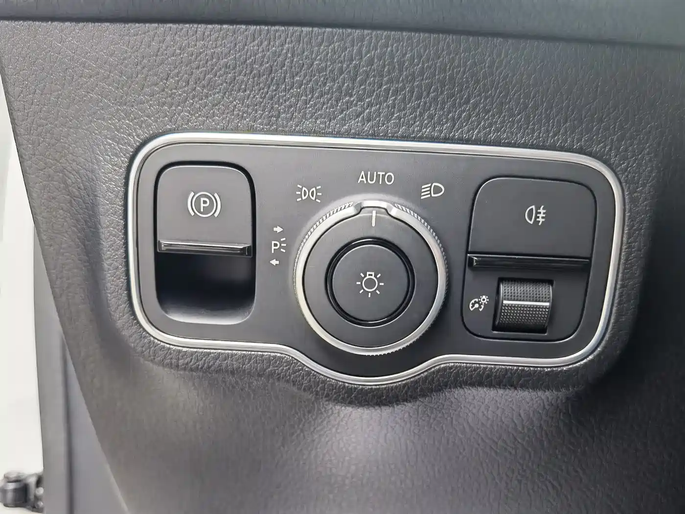 Mercedes-Benz GLB 2025 GLB 220 Dynamic фото 13
