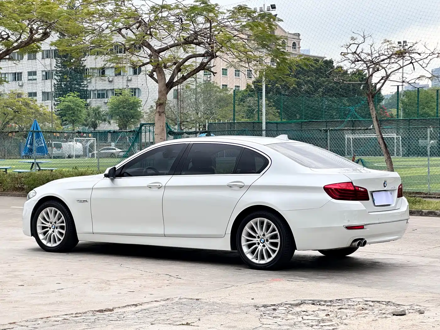 BMW 5 Series 2014 525Li Luxury Design Package фото 6
