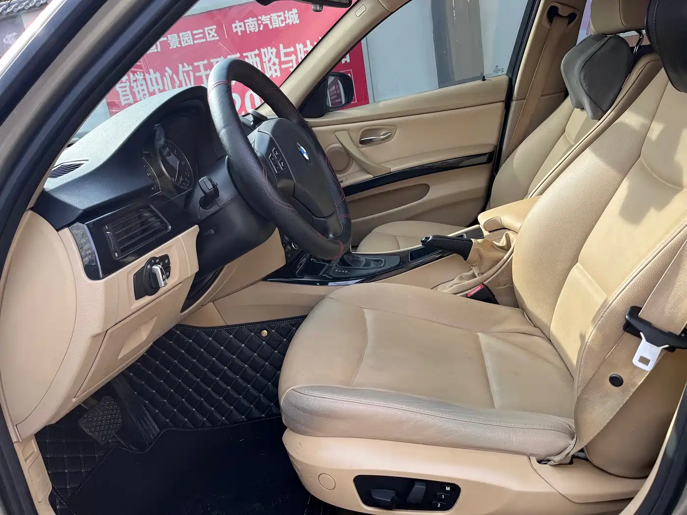 BMW 3 Series (Import) 2012 318i Leading фото 4
