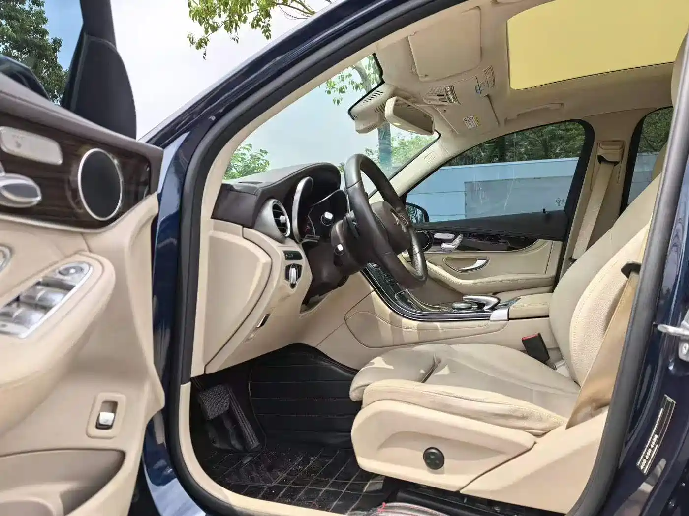 Mercedes-Benz GLC 2017 GLC 260 4MATIC Luxury фото 4