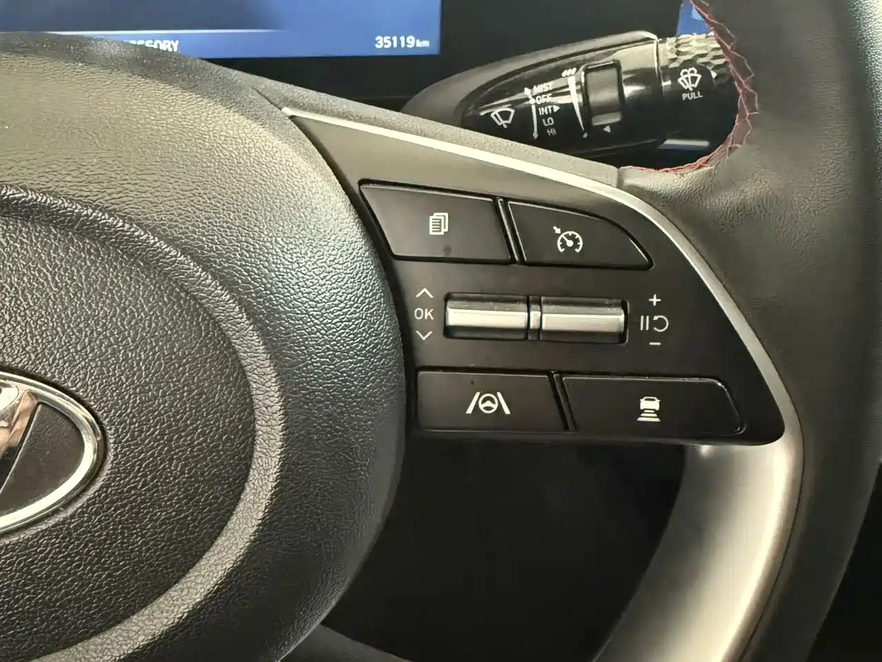 Hyundai Elantra 2023 Model 1.5L CVT LUX Premium Edition фото 9