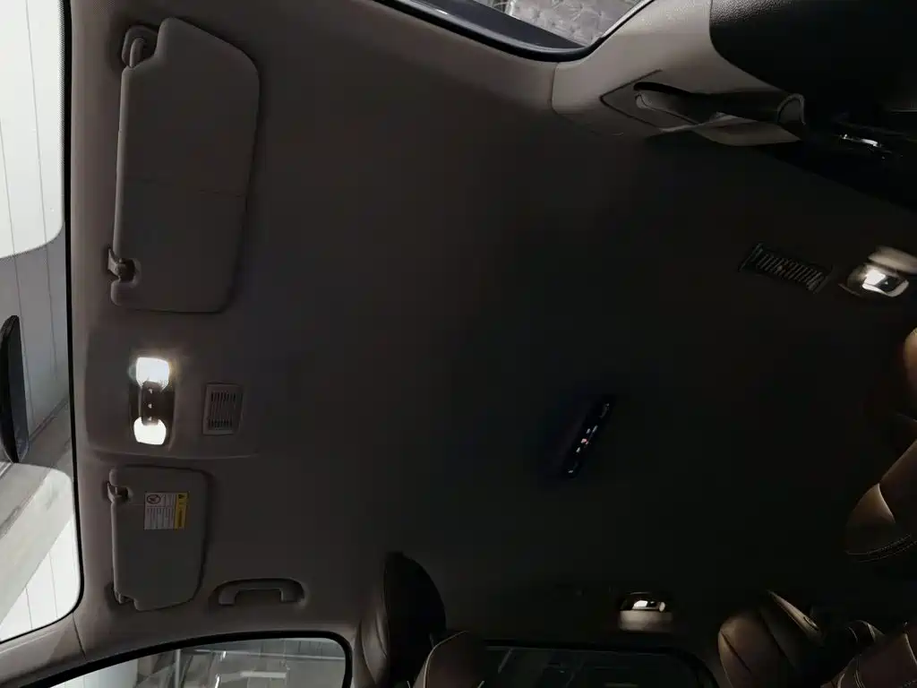 Roewe iMAX8 2025 2023 400TGI Comfort Edition