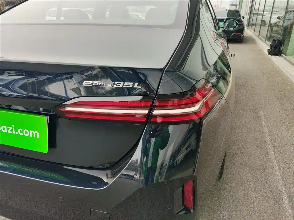 BMW i5 2024 eDrive 35L M Sport Package фото 23