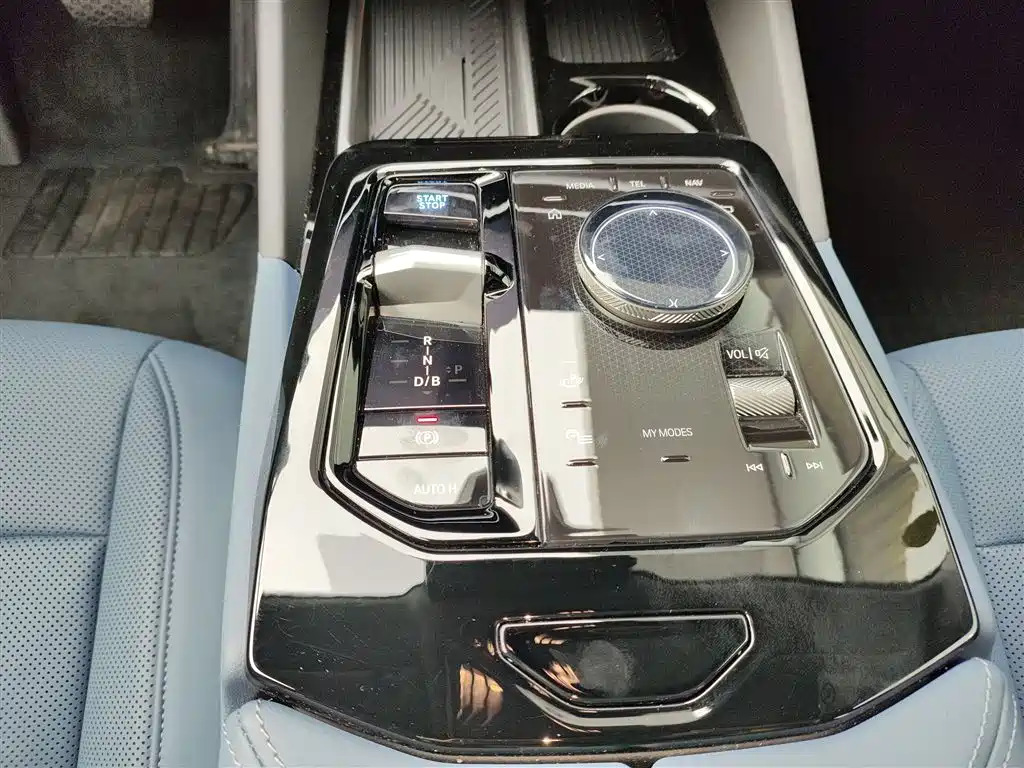 BMW i5 2024 eDrive 35L M Sport Package фото 9
