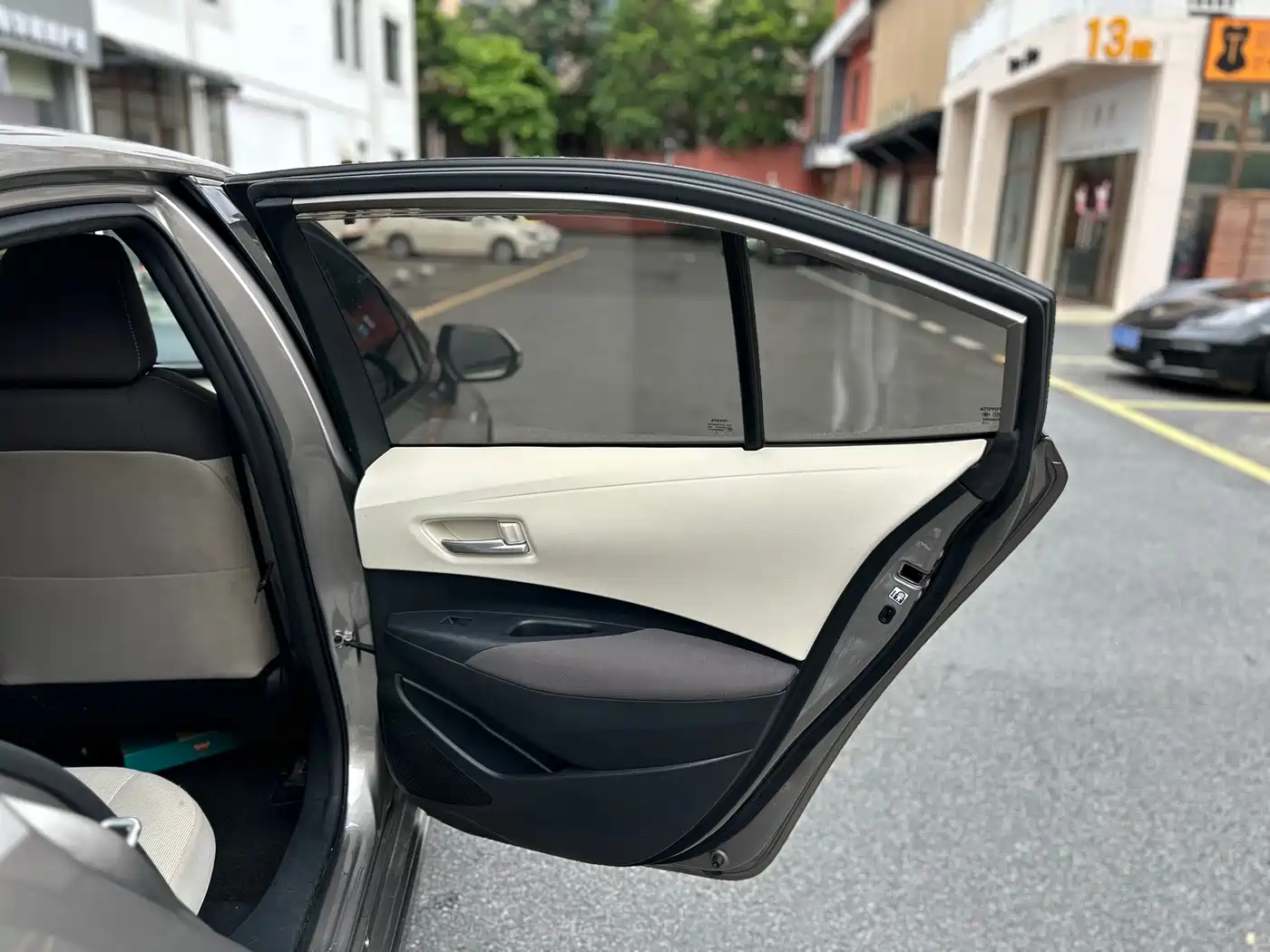 Toyota Corolla 2019 Hybrid 1.8L E-CVT GL-i Elite Edition фото 29