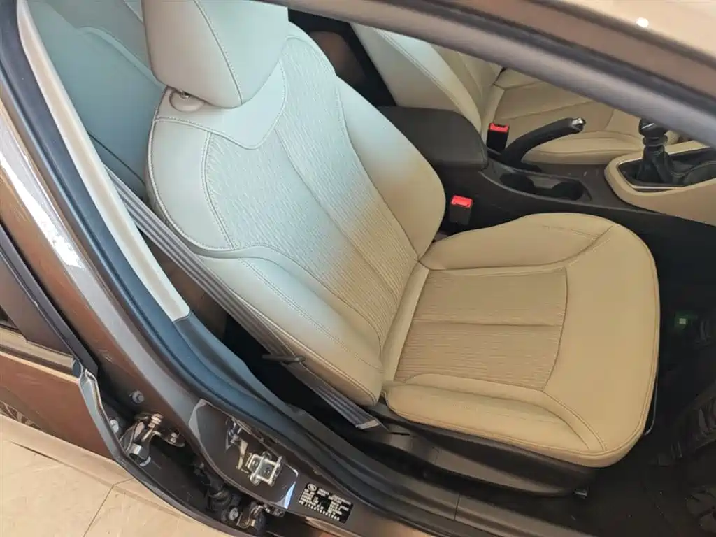 Buick Excelle 2017 15N Manual Elite фото 25
