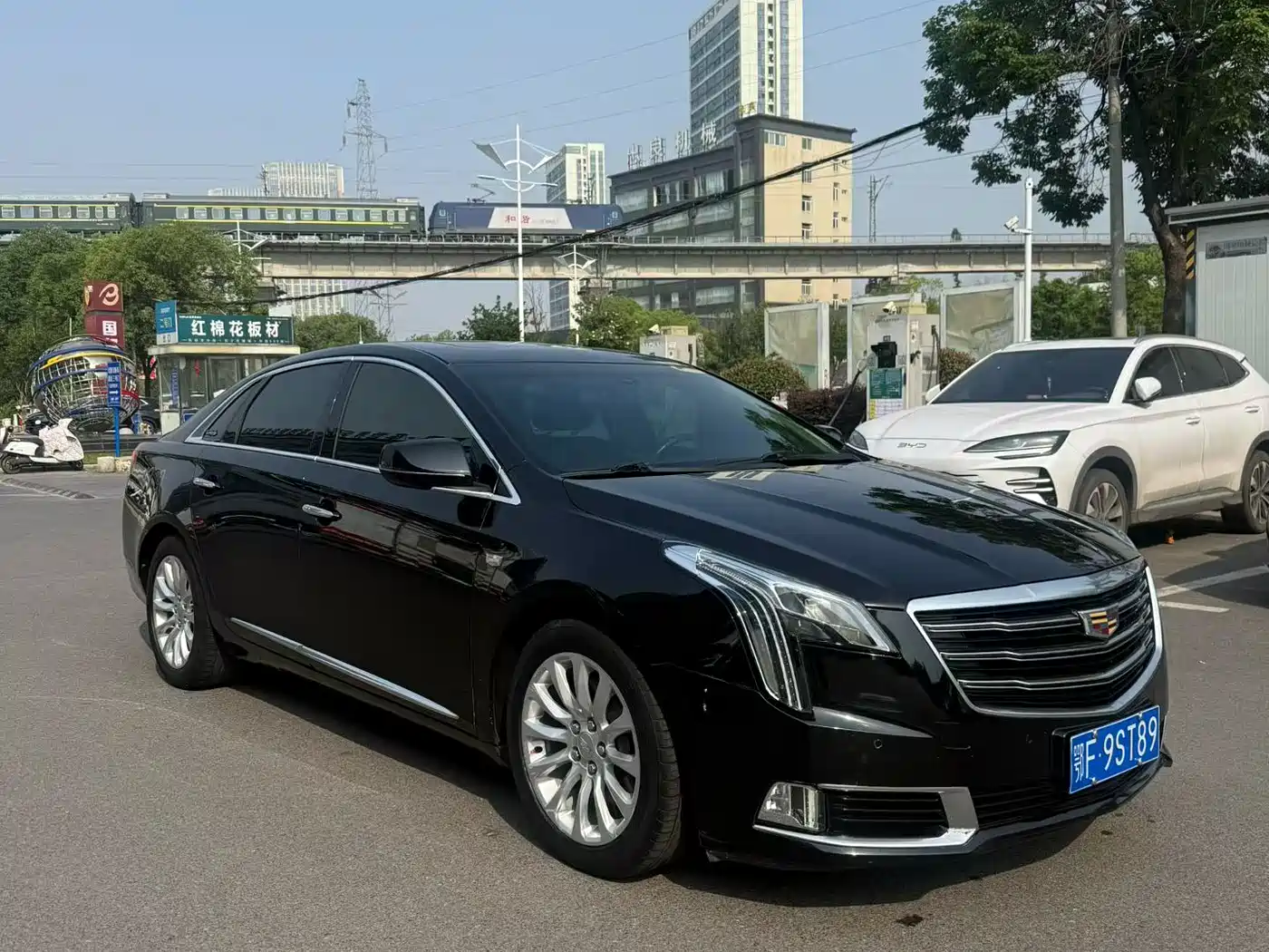 CADILLAC XTS
