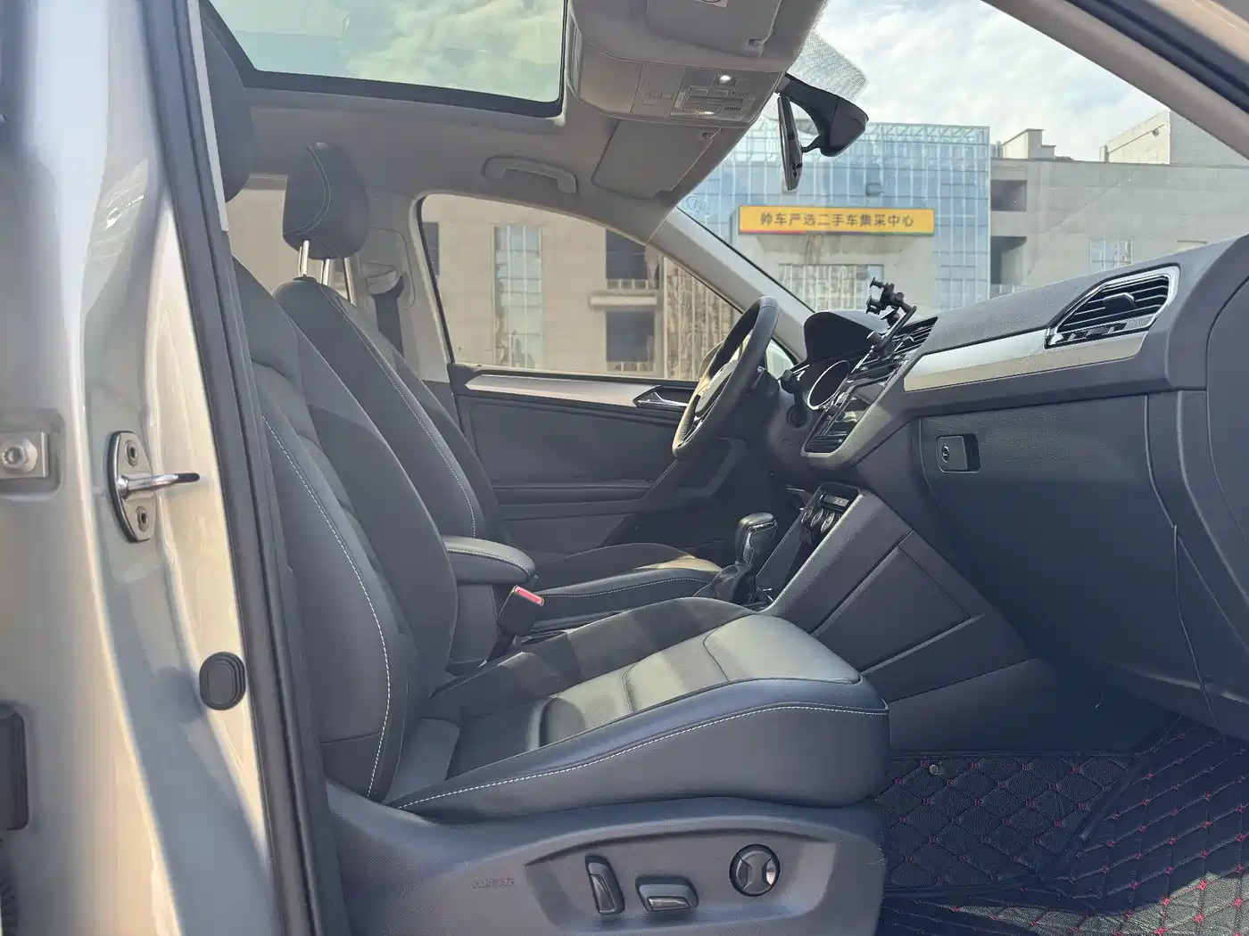 Volkswagen Tiguan L 2019 330TSI Automatic 2WD Panorama Comfort Edition China VI фото 9