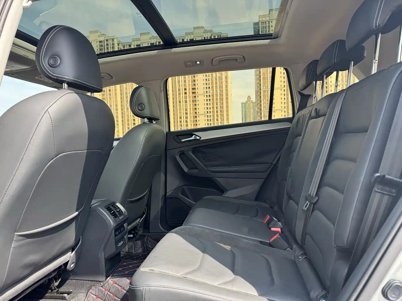 Volkswagen Tiguan L 2019 330TSI Automatic 2WD Panorama Comfort Edition China VI фото 14
