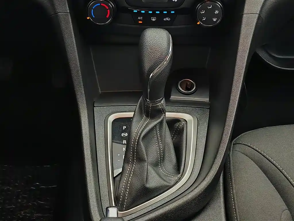 Buick Excelle 2021 Facelift Exemplar 1.5L Auto Progressive фото 13