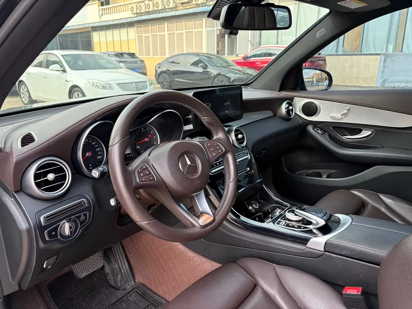 Mercedes-Benz GLC 2019 Model GLC 200 L 4MATIC фото 4