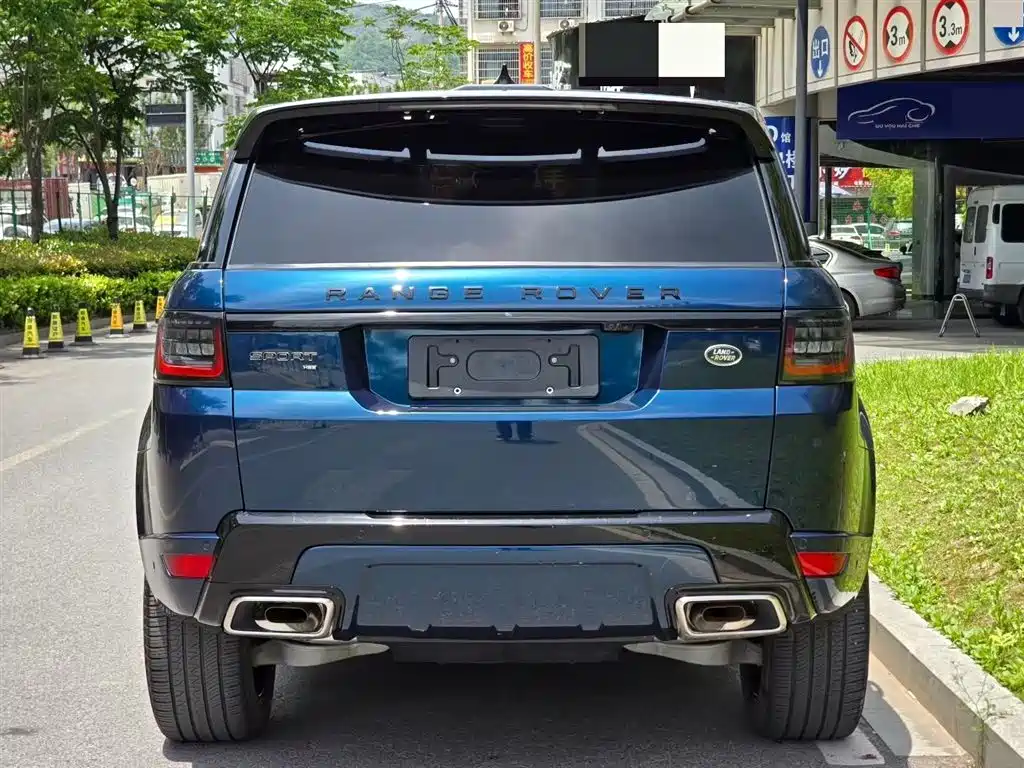 Land Rover Range Rover Sport 2022 3.0 L6 Indigo Flowing Light Edition фото 4