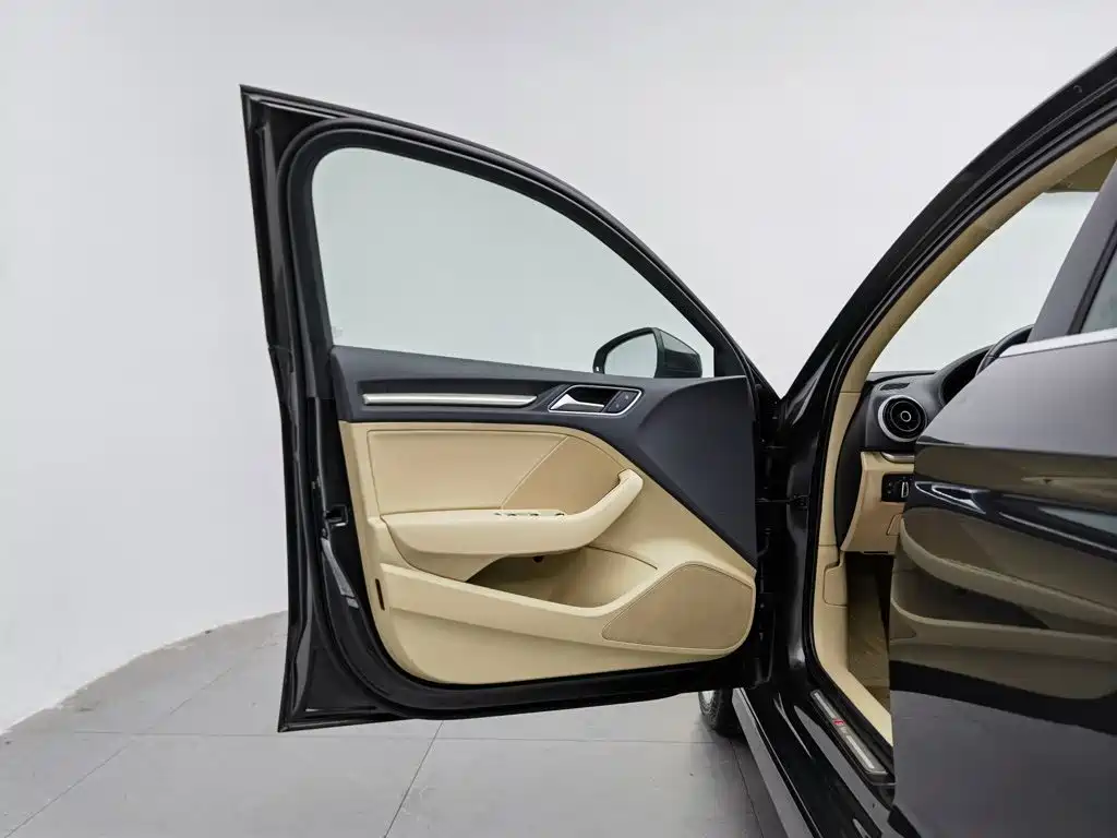 Audi A3 (Import) 2014 2014 Limousine 40 TFSI S line Comfort