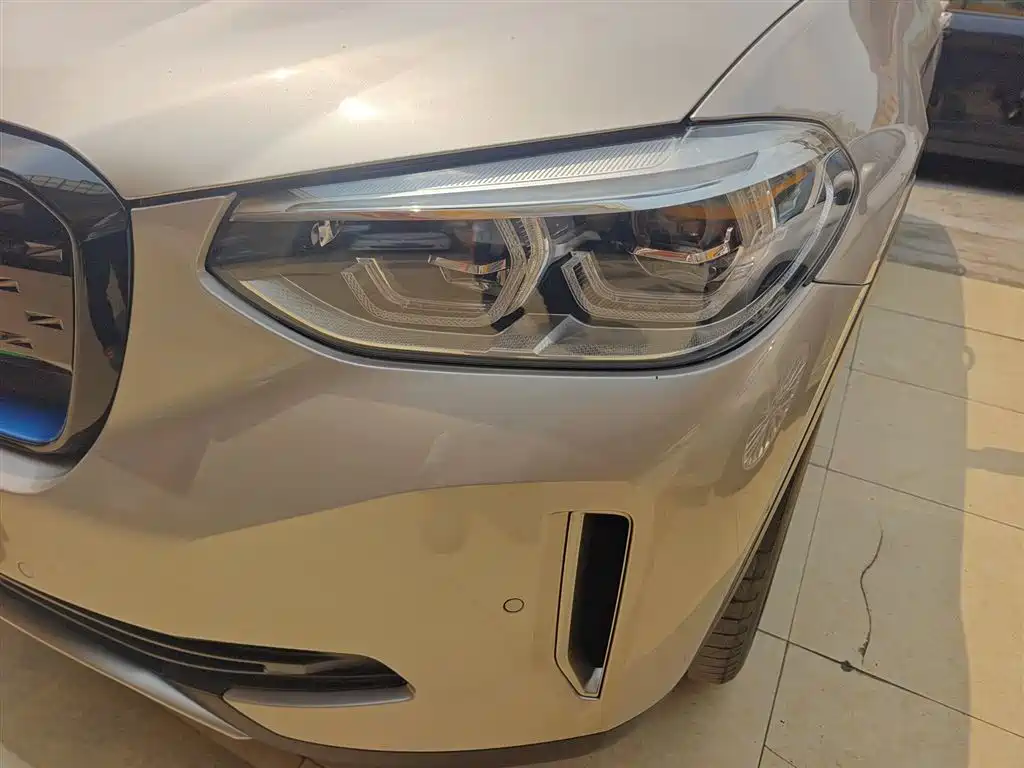 BMW iX3 2021 Leading фото 18
