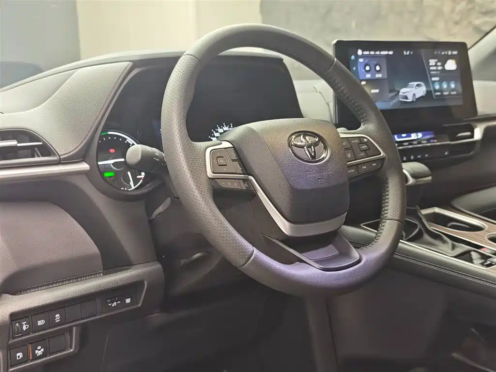 Toyota Sienna 2024 2.5L Hybrid AWD Luxury Edition фото 7