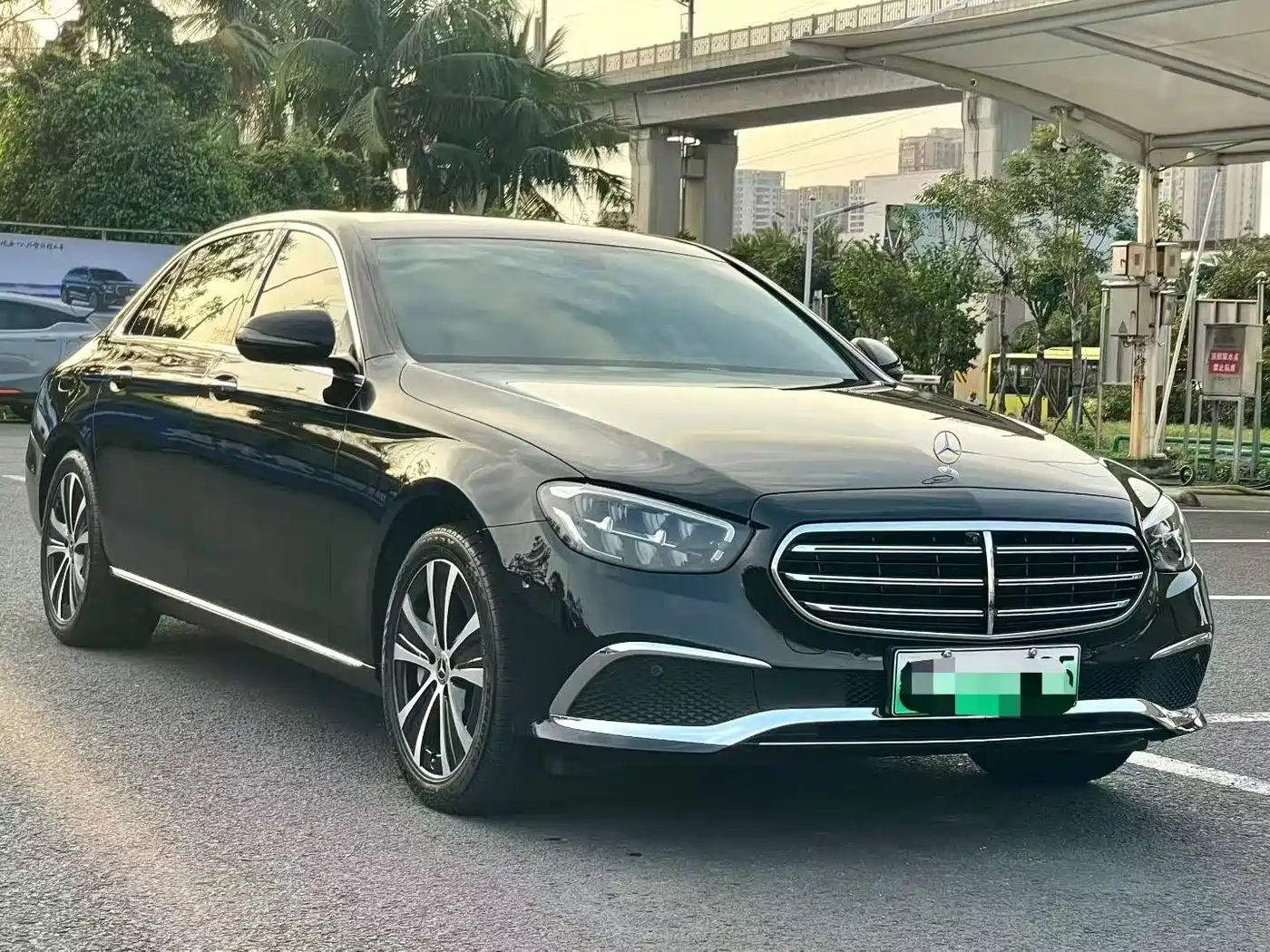 Mercedes-Benz E-Class New Energy 2022 Facelift E 350 e L Plug-in Hybrid Sedan фото 3