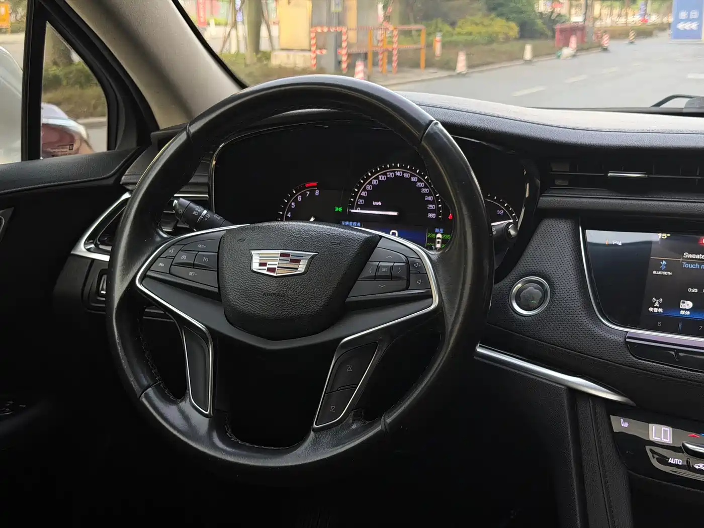Cadillac XT5 2016 25T Luxury Model фото 19