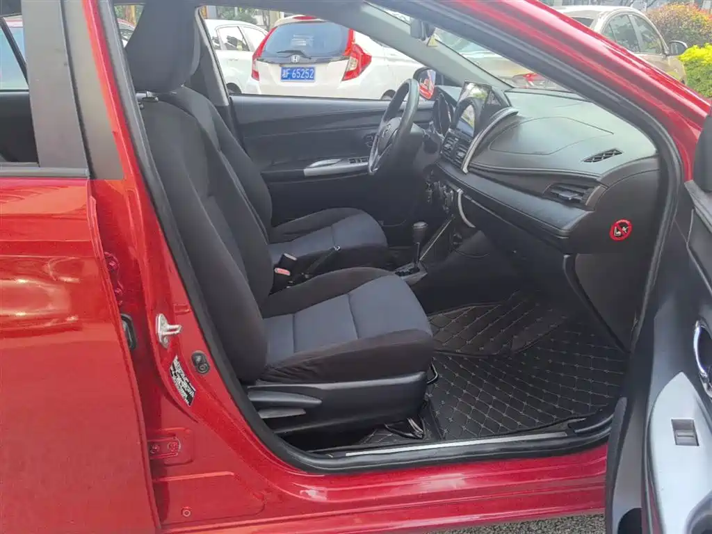 Toyota YARiS L Zhi Xuan 2015 1.5E Auto Charming Edition фото 25