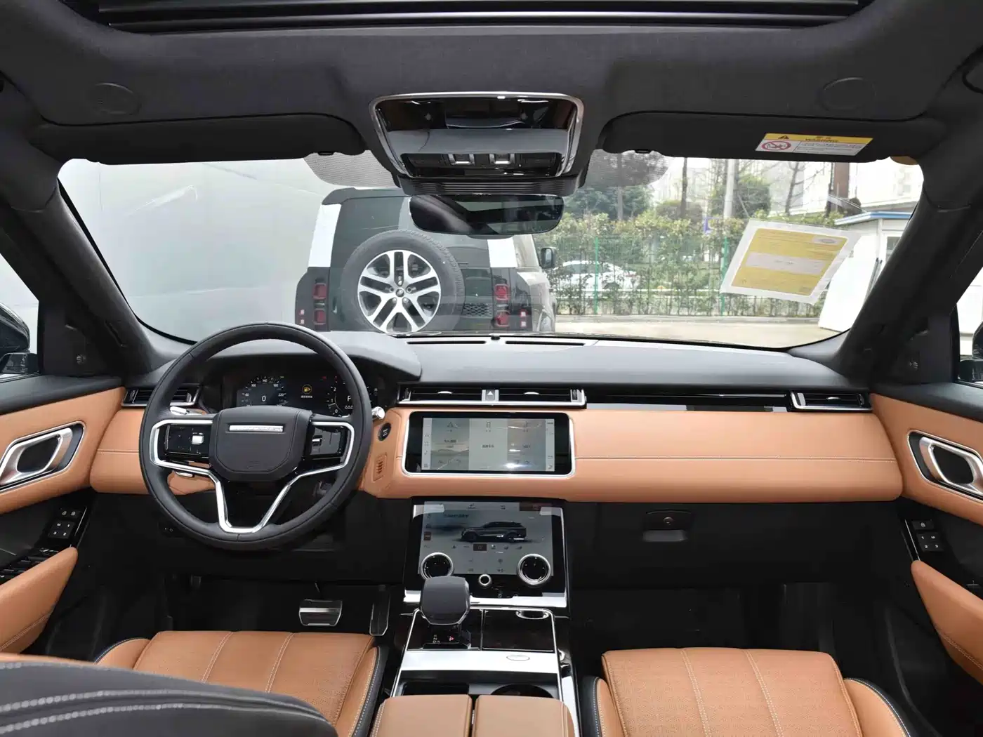 Land Rover Range Rover Velar 2023 250PS Gloss Black Collector's Edition фото 5