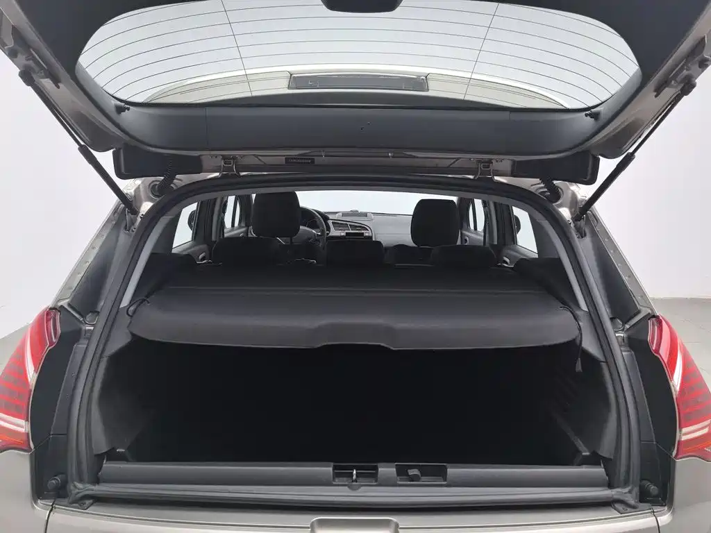 Peugeot 3008 2016 2015 1.6THP Automatic Classic Edition