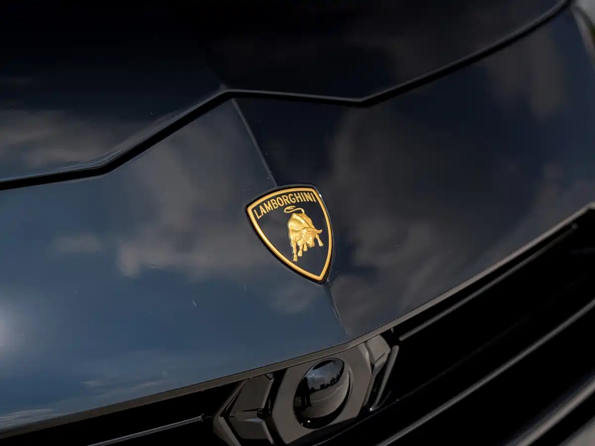 Фото 12 - Lamborghini Urus
