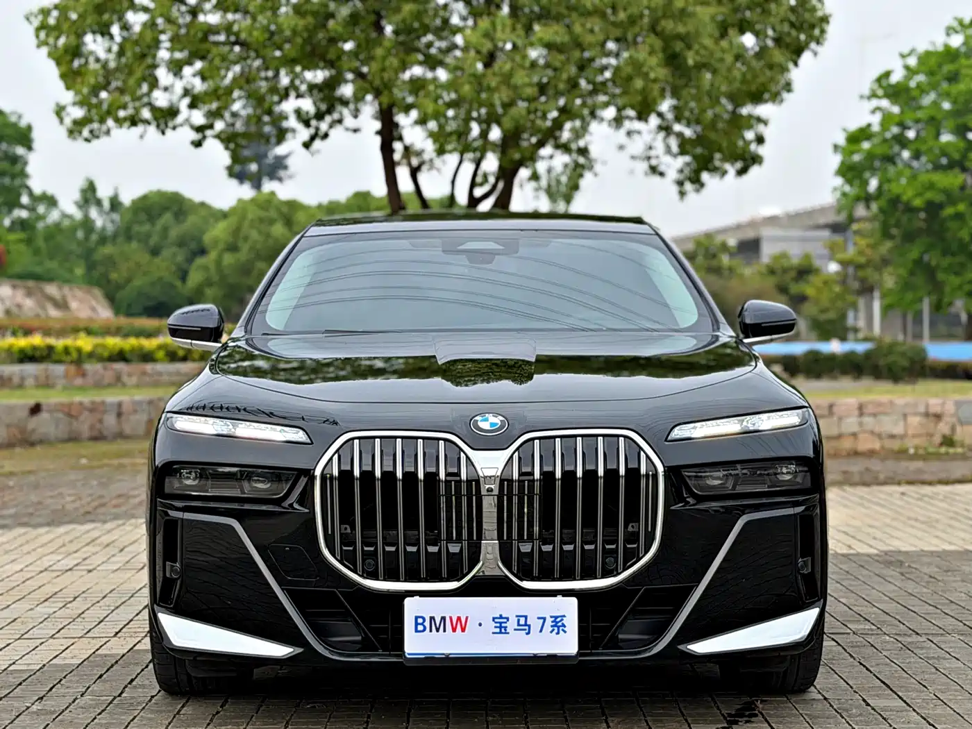 BMW 7 Series 2023 Model 740Li Leading M Sport Package фото 2