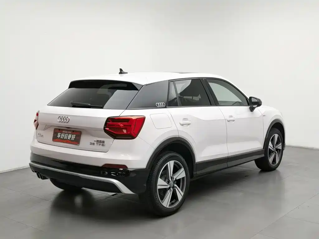 Audi Q2L, миниатюра 2