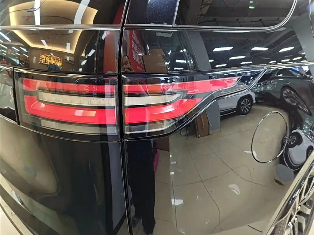 Land Rover Discovery 2019 3.0 SC V6 HSE фото 8