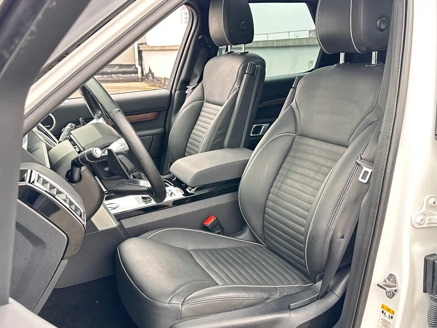 Land Rover Discovery 2017 3.0 SC V6 HSE фото 13