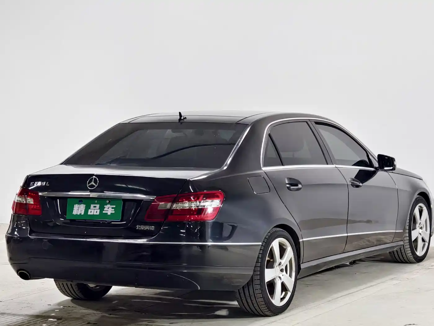 صورة 4 - Mercedes-Benz E-Class